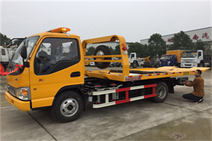 雅江哪里有拖车服务